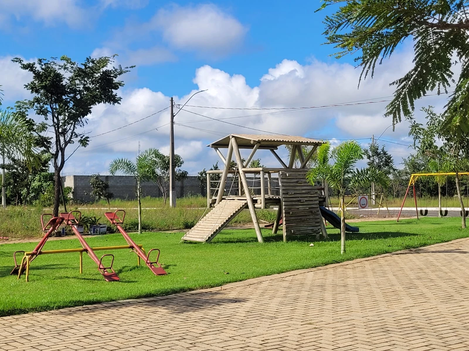 Imagem Terreno em Condomínio à Venda, 250 m² em Aragoiânia - Aragoiânia