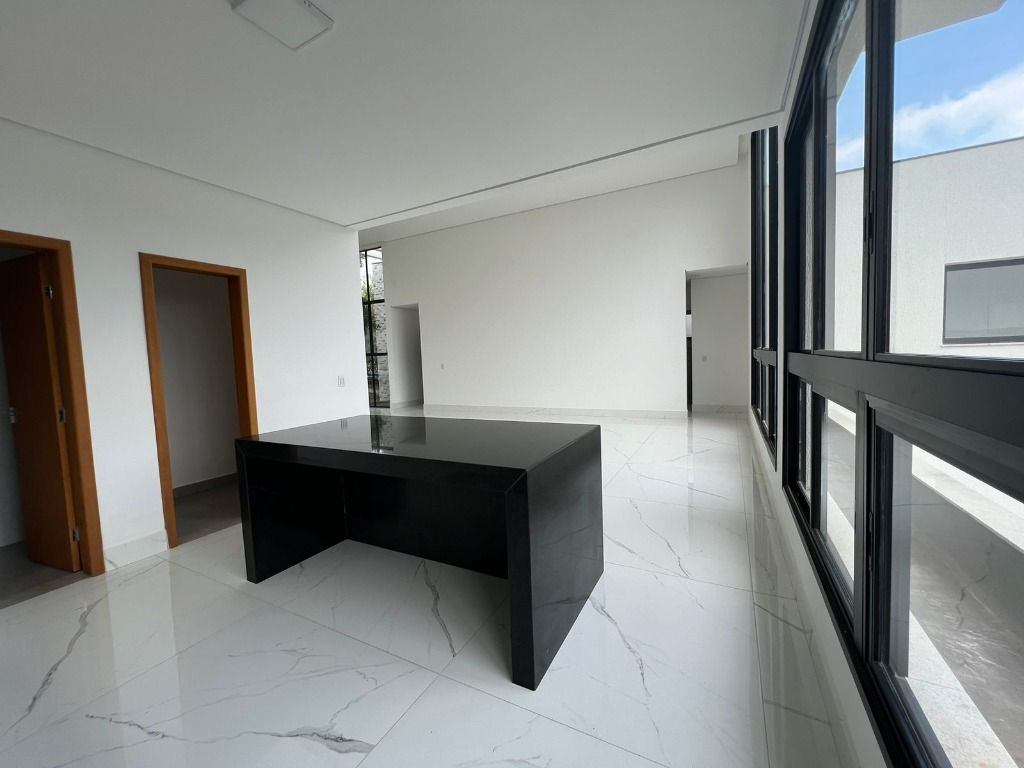 Foto do imóvel: Casa de Condomínio com 4 Quartos à Venda, 260 m² em Várzea - Lagoa Santa