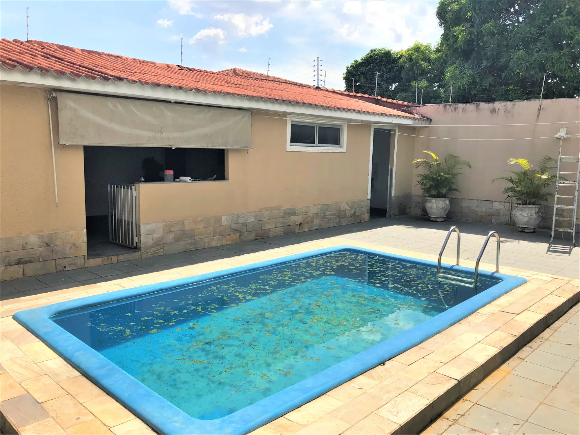 Casa com 5 Quartos para Alugar, 200 m² em Planalto - Manaus