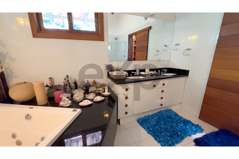 Foto do imóvel: Casa de Condomínio com 5 Quartos à Venda, 290 m² em Cuiabá - Petrópolis