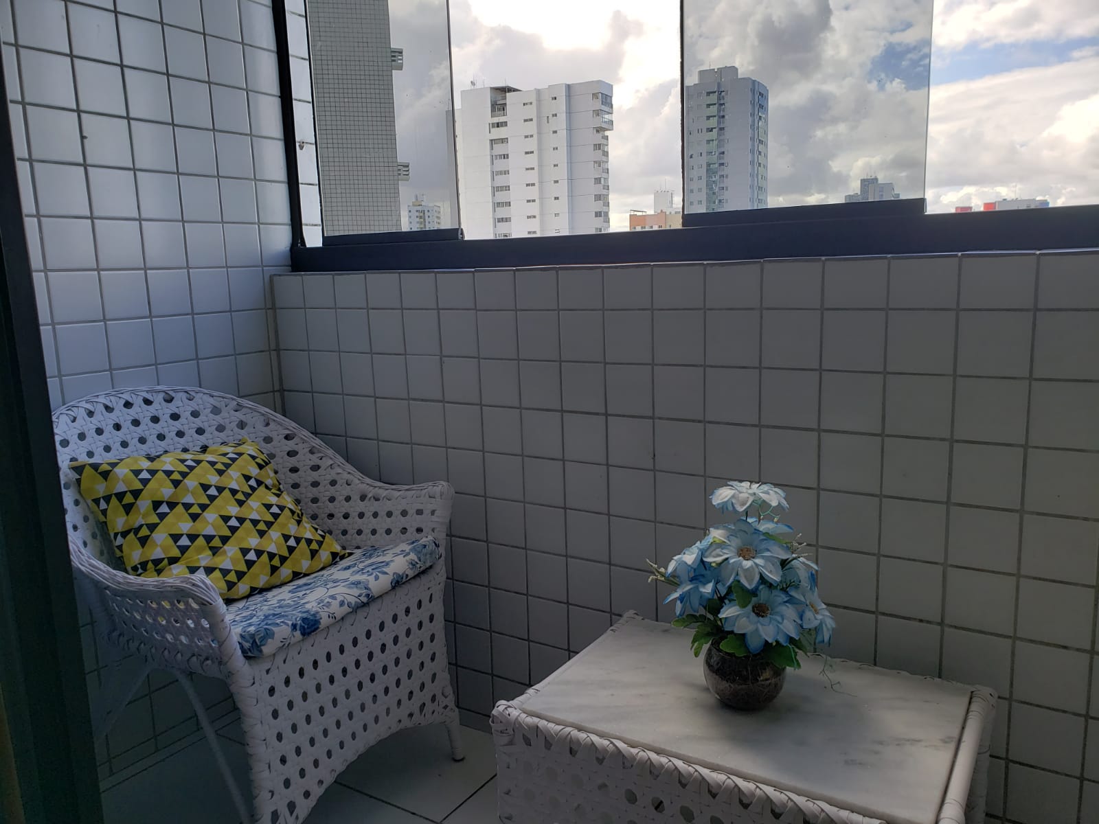 Imagem Apartamento com 2 Quartos à Venda, 44 m²em Candeias - Jaboatão dos Guararapes
