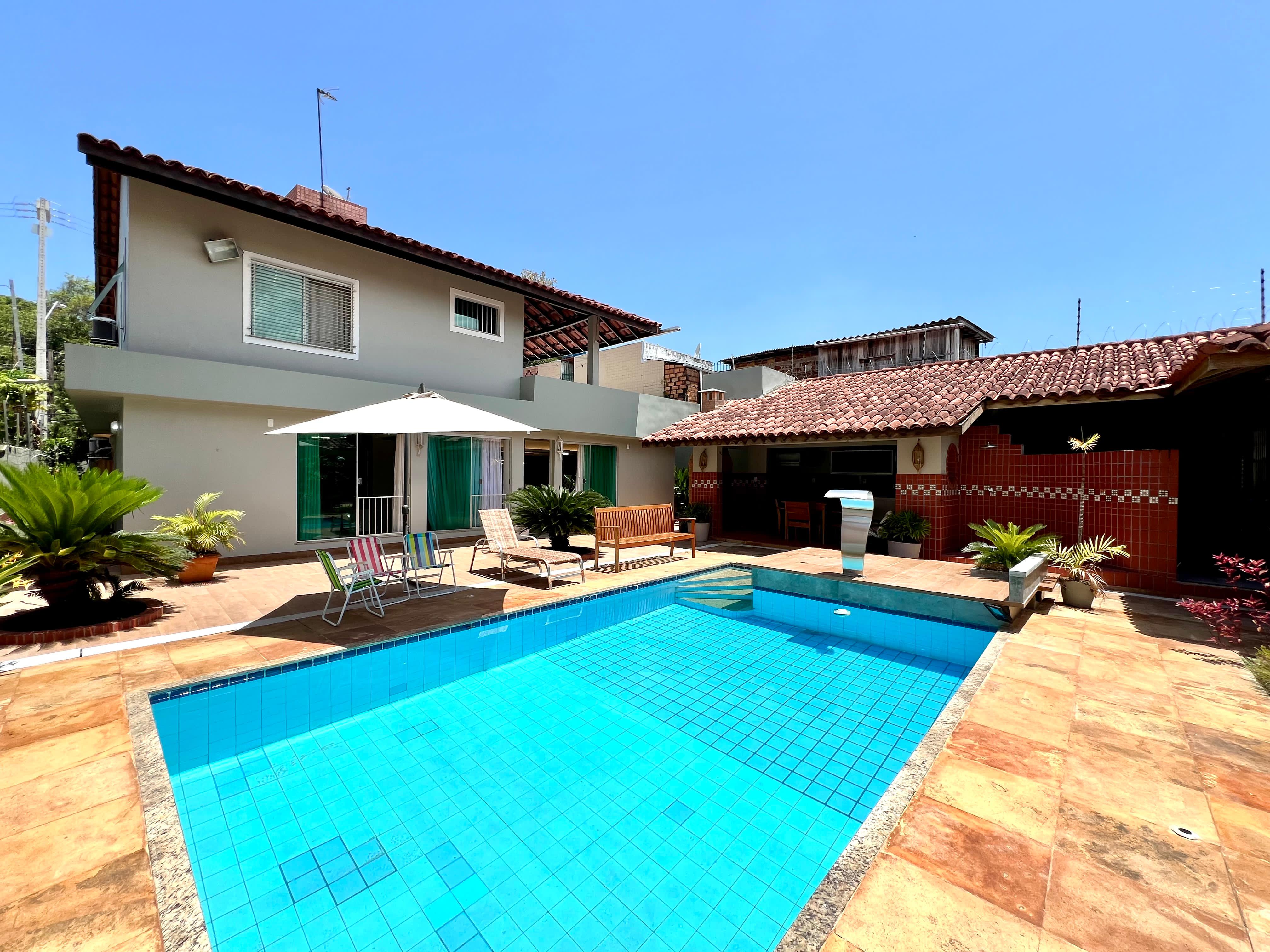 Casa com 3 Quartos à Venda, 370 m²em Curió-Utinga - Belém