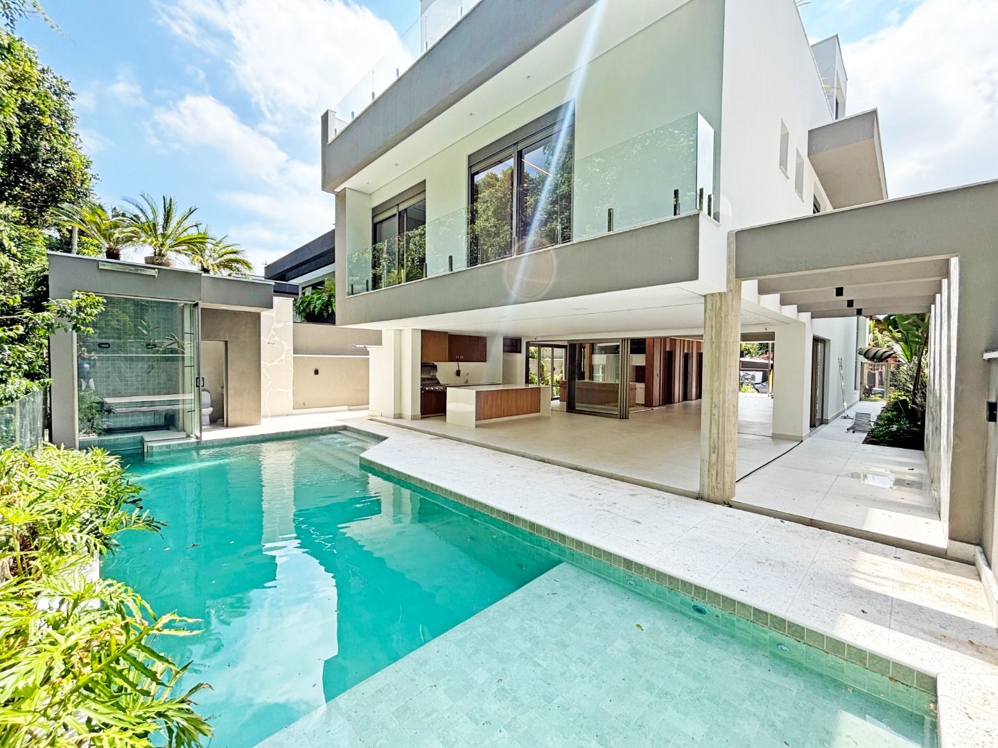 Casa com 6 Quartos à Venda, 475 metros em Riviera - Bertioga