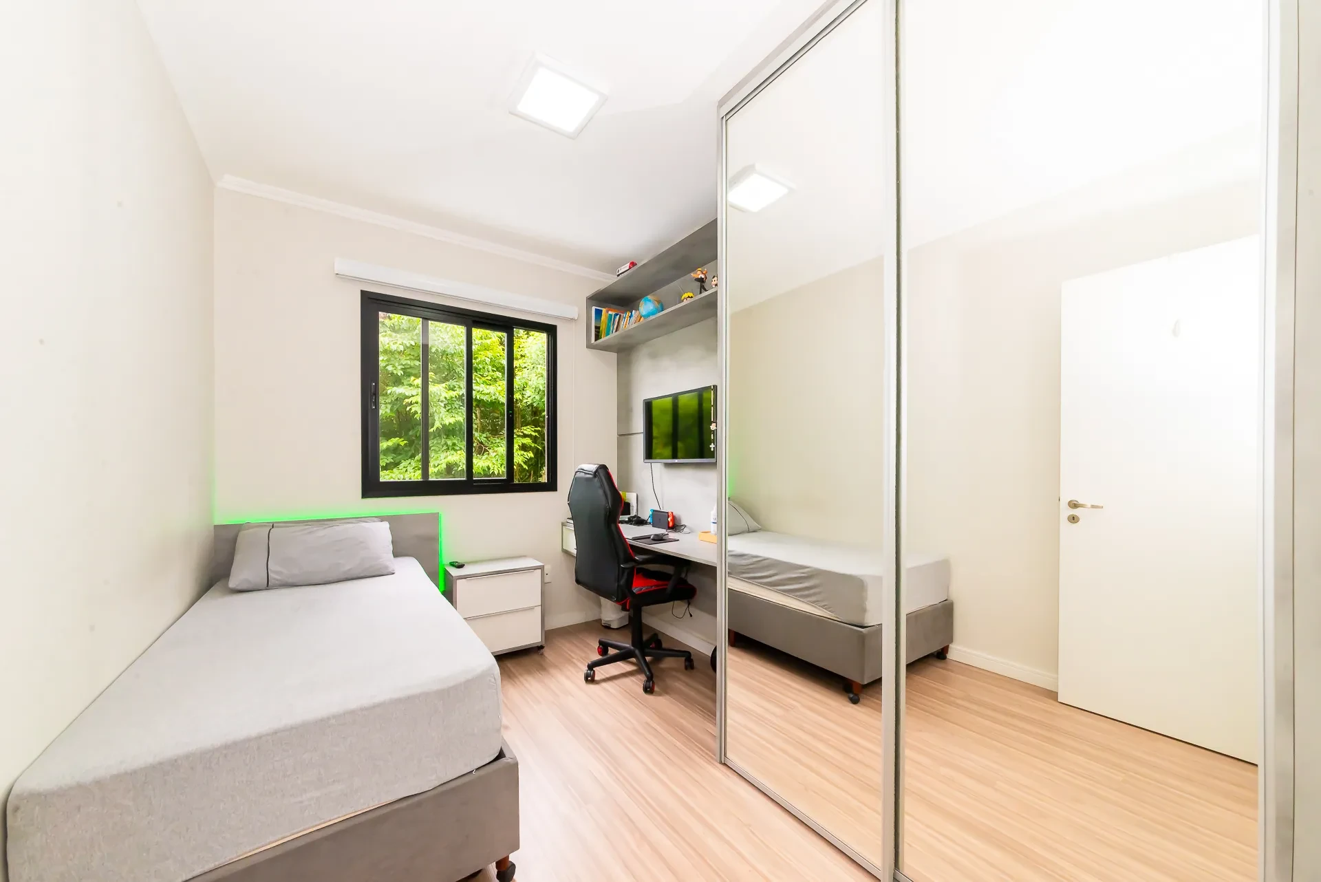 Imagem Casa de Condomínio com 3 Quartos à Venda, 105 m² em Santa Cândida - Curitiba