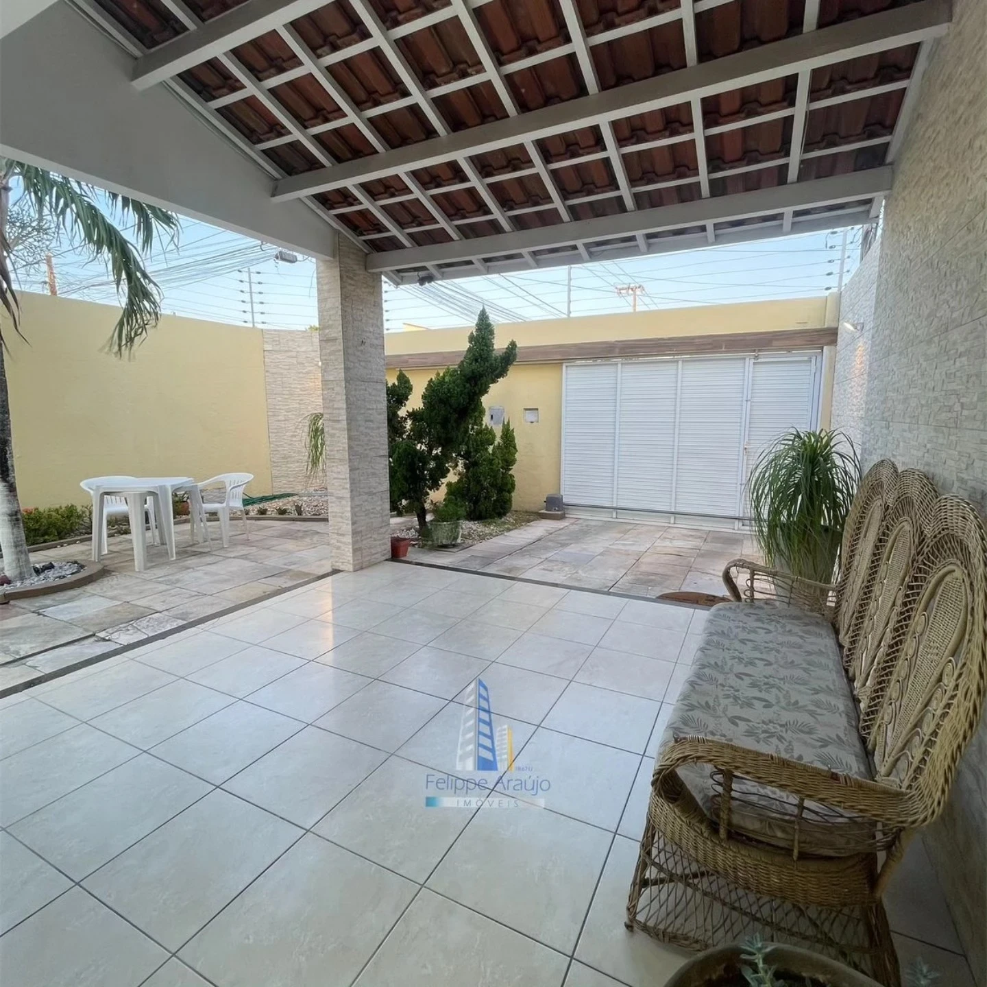 Imagem Casa com 4 Quartos à Venda, 212 metros em Maraponga - Fortaleza