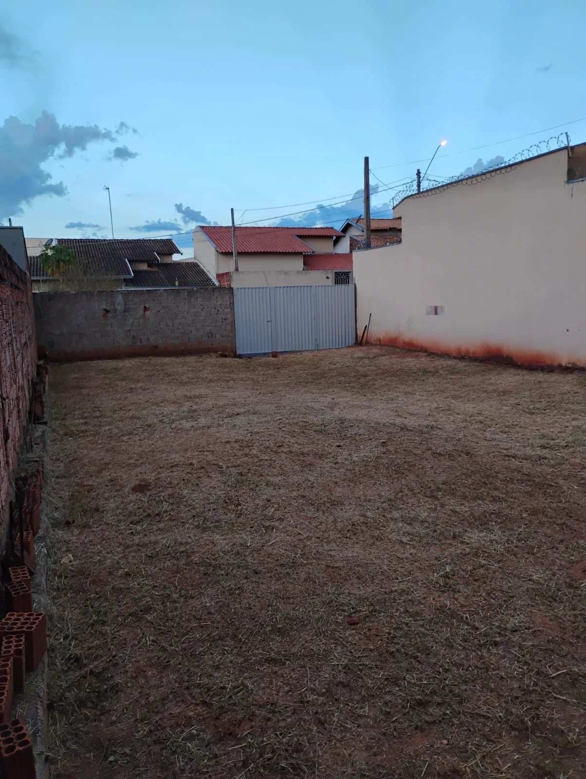 Foto do imóvel: Terreno à Venda, 200 m² em Residencial Vila Flora - São José do Rio Preto