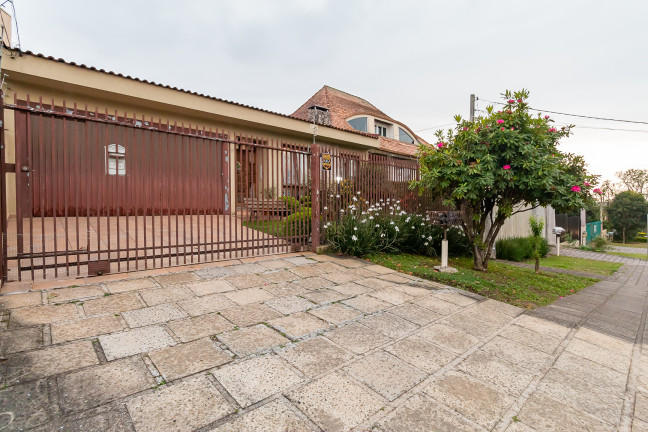 Imagem Casa com 3 Quartos à Venda, 182 m² em Bacacheri - Curitiba
