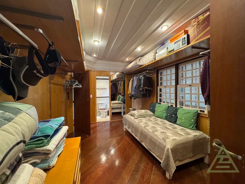 Foto do imóvel: Casa de Condomínio com 4 Quartos à Venda, 273 m² em Cuiabá - Petrópolis