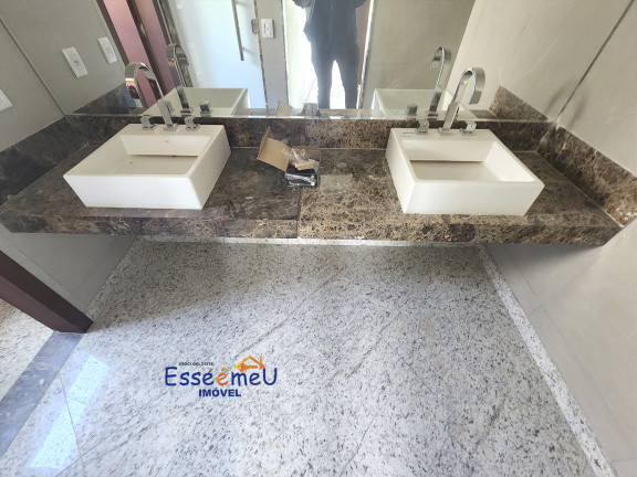 Imagem Casa de Condomínio com 4 Quartos à Venda, 301 m² em Jardins Madri - Goiânia