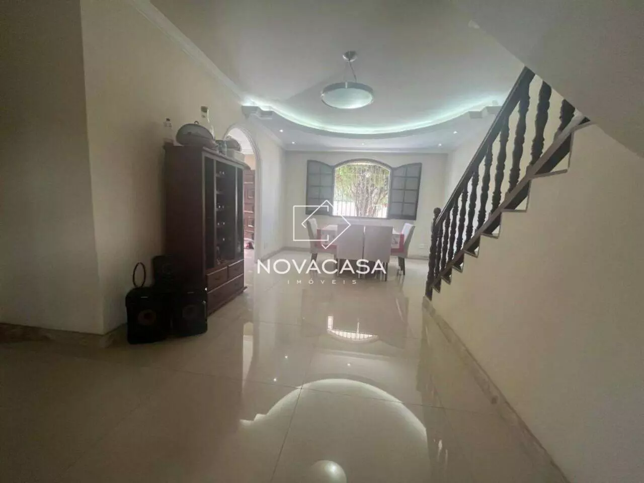 Casa com 4 Quartos à Venda, 380 m² em Santa Mônica - Belo Horizonte