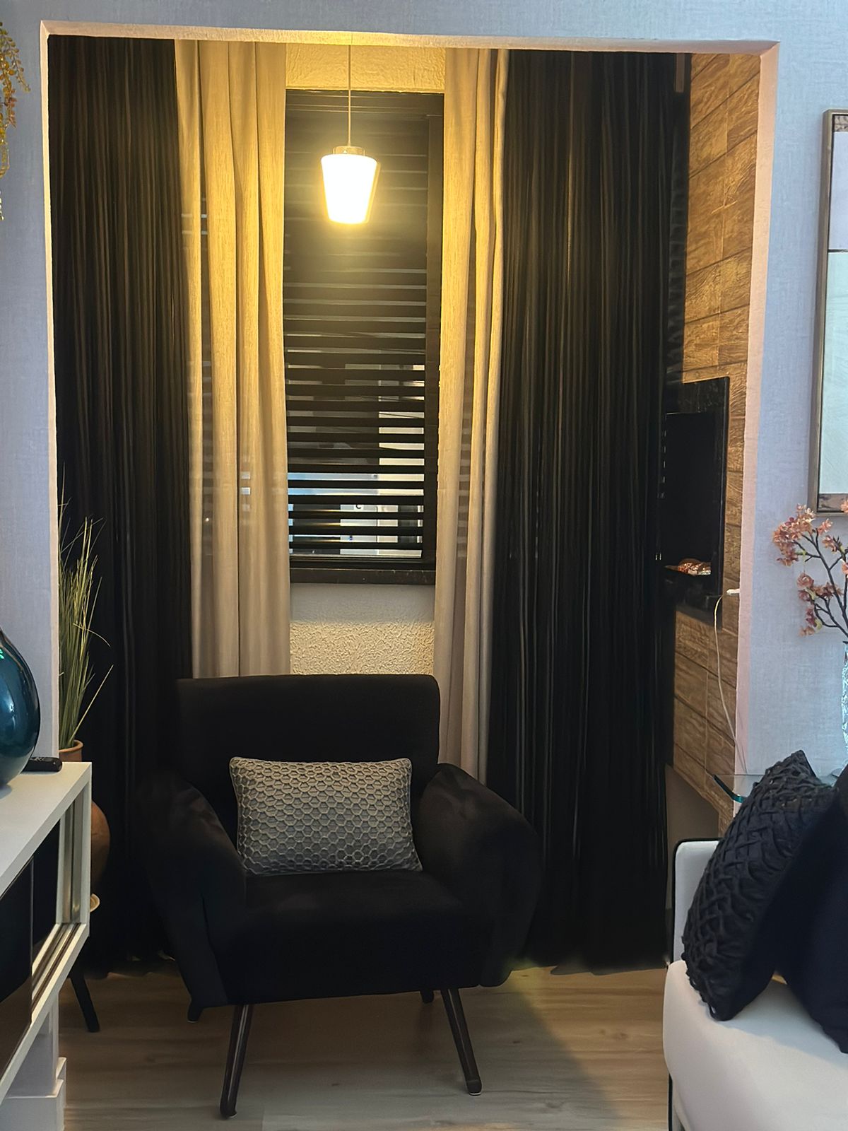 Imagem Apartamento com 2 Quartos à Venda, 55 m²em Espinheiros - Itajaí