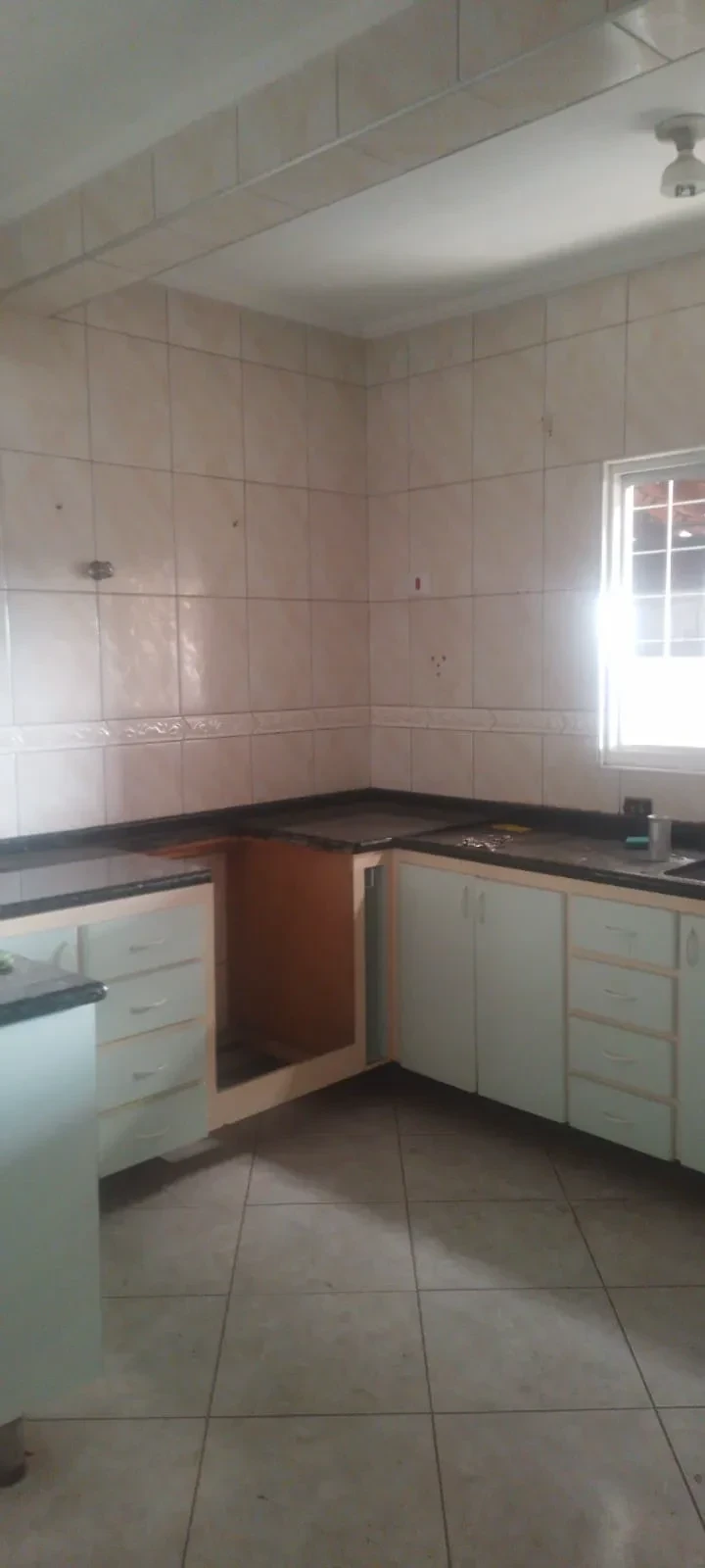 Imagem Sobrado com 2 Quartos à Venda ou Locação, 367 metros em Vila Menck - Osasco
