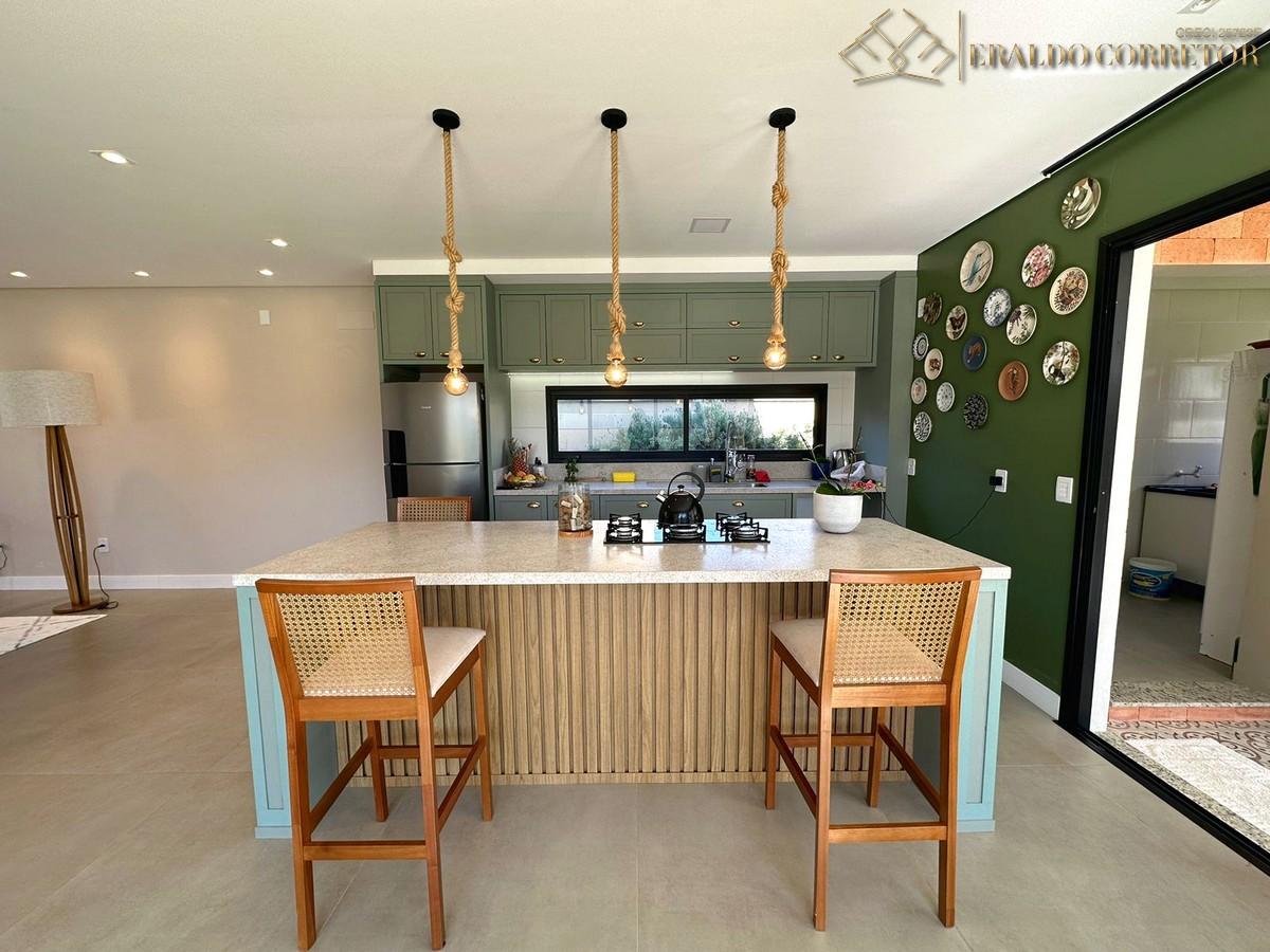 Imagem Casa com 3 Quartos à Venda, 254 m²em Ingleses do Rio Vermelho - Florianópolis