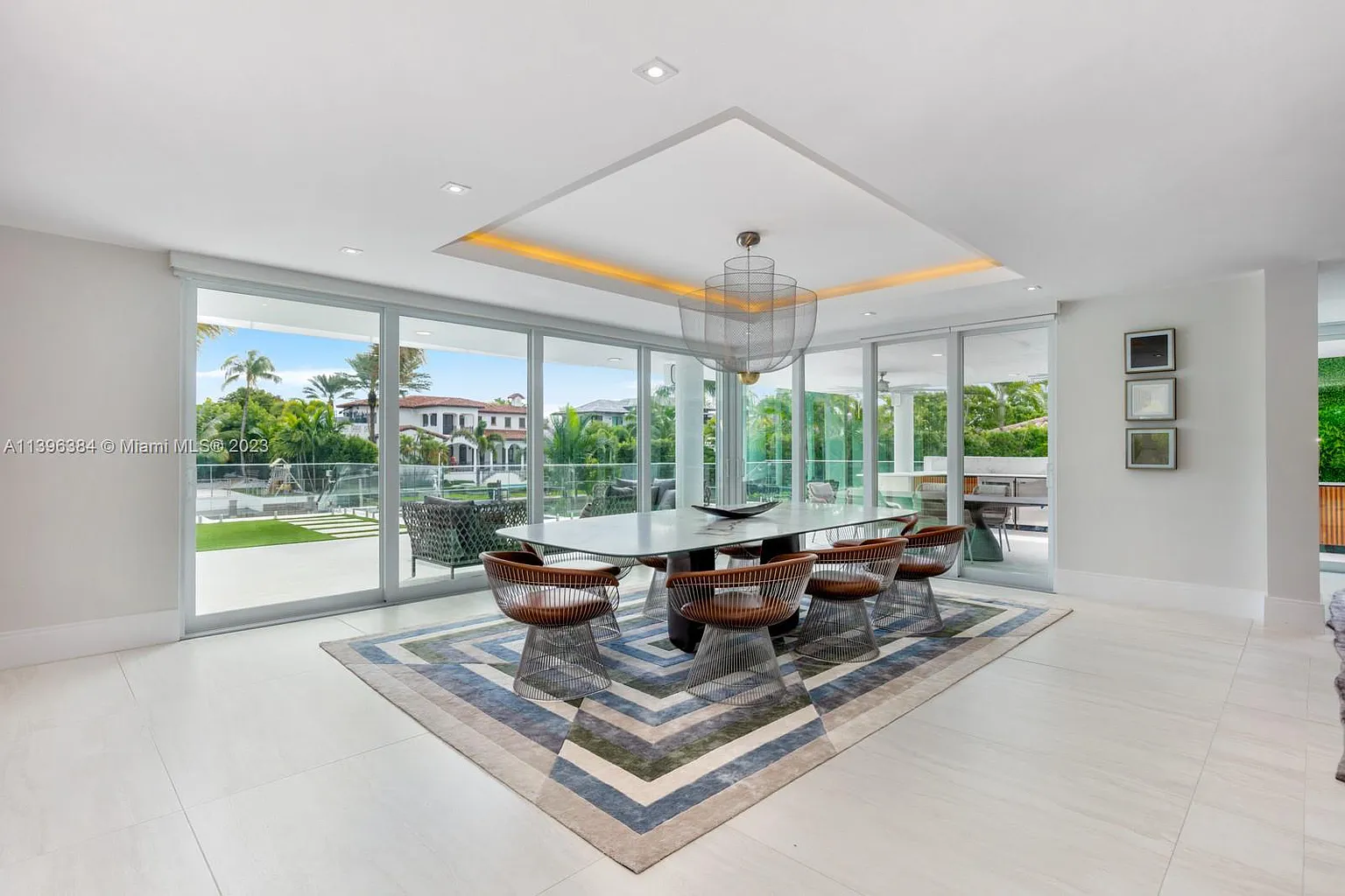 Foto do imóvel: Casa de Condomínio com 6 Quartos à Venda, 492 m²em Alphaville Residencial Um - Barueri