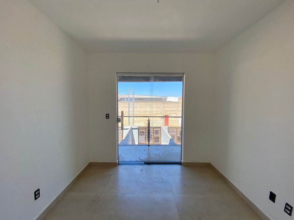 Imagem Casa com 2 Quartos à Venda, 68 m² em Lagoinha Leblon (Venda Nova) - Belo Horizonte