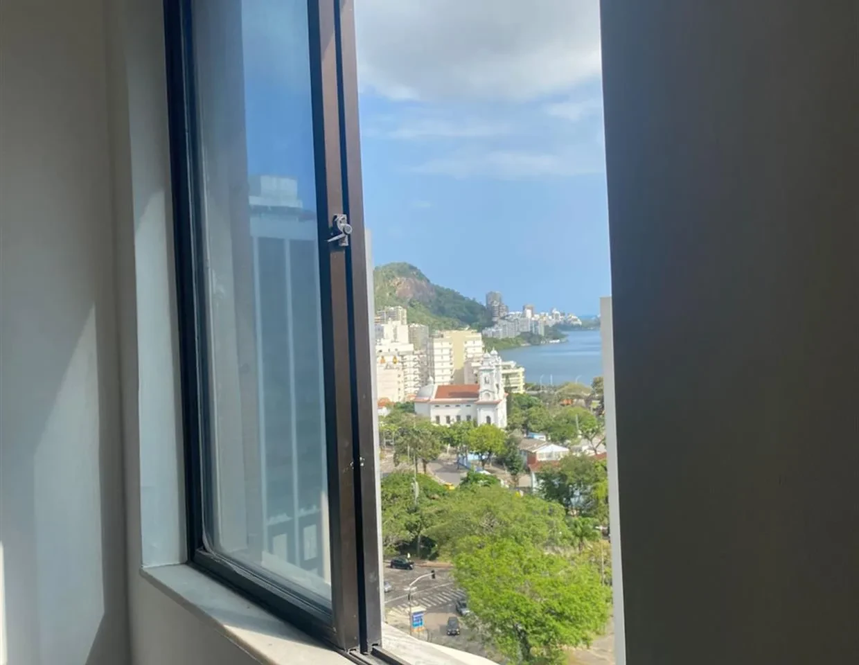 Imagem Apartamento com 2 Quartos à Venda, 85 m² em Humaitá - Rio de Janeiro