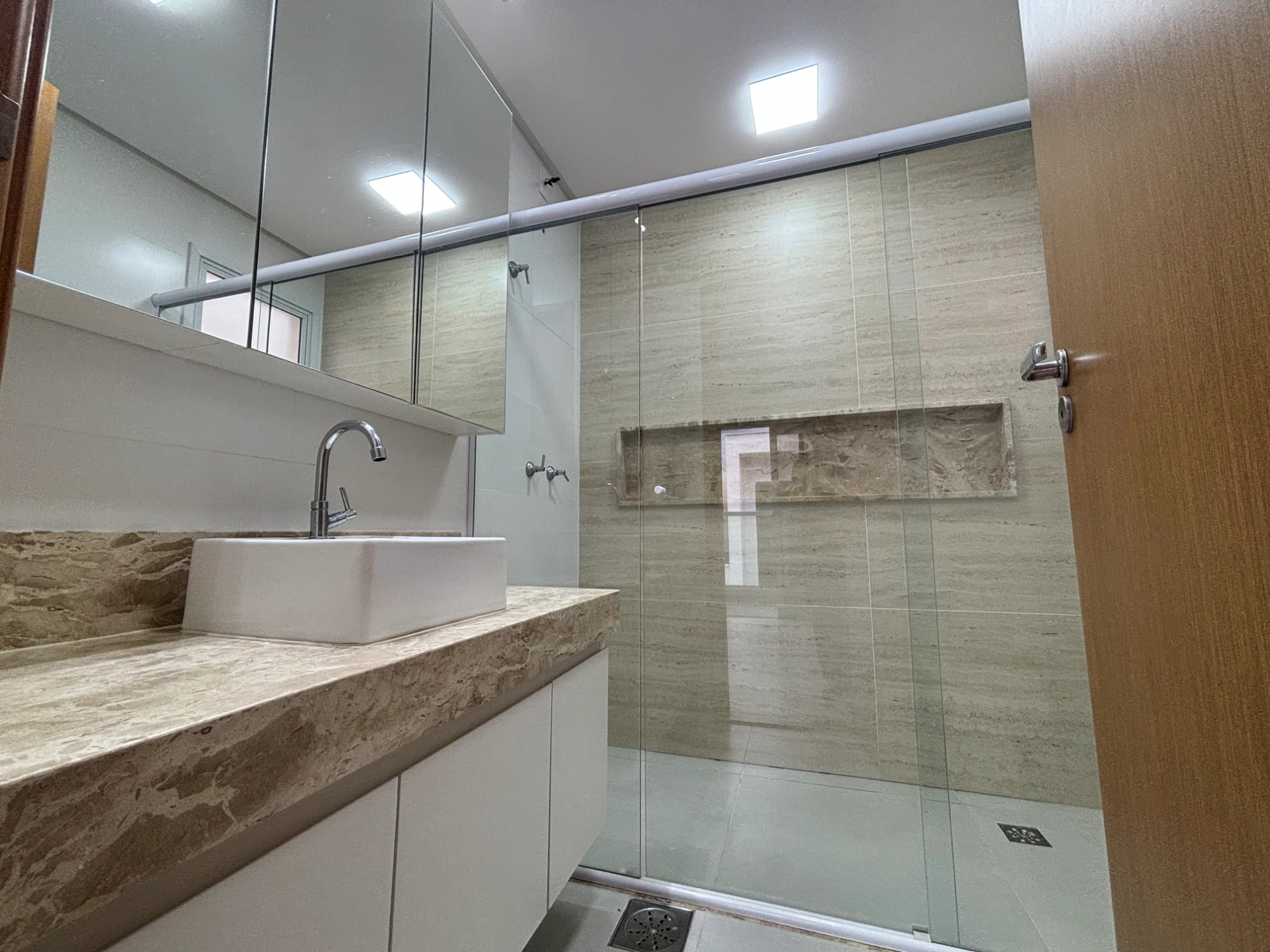 Imagem Casa de Condomínio com 3 Quartos à Venda, 170 m² em Jardim Vitória - Goiânia