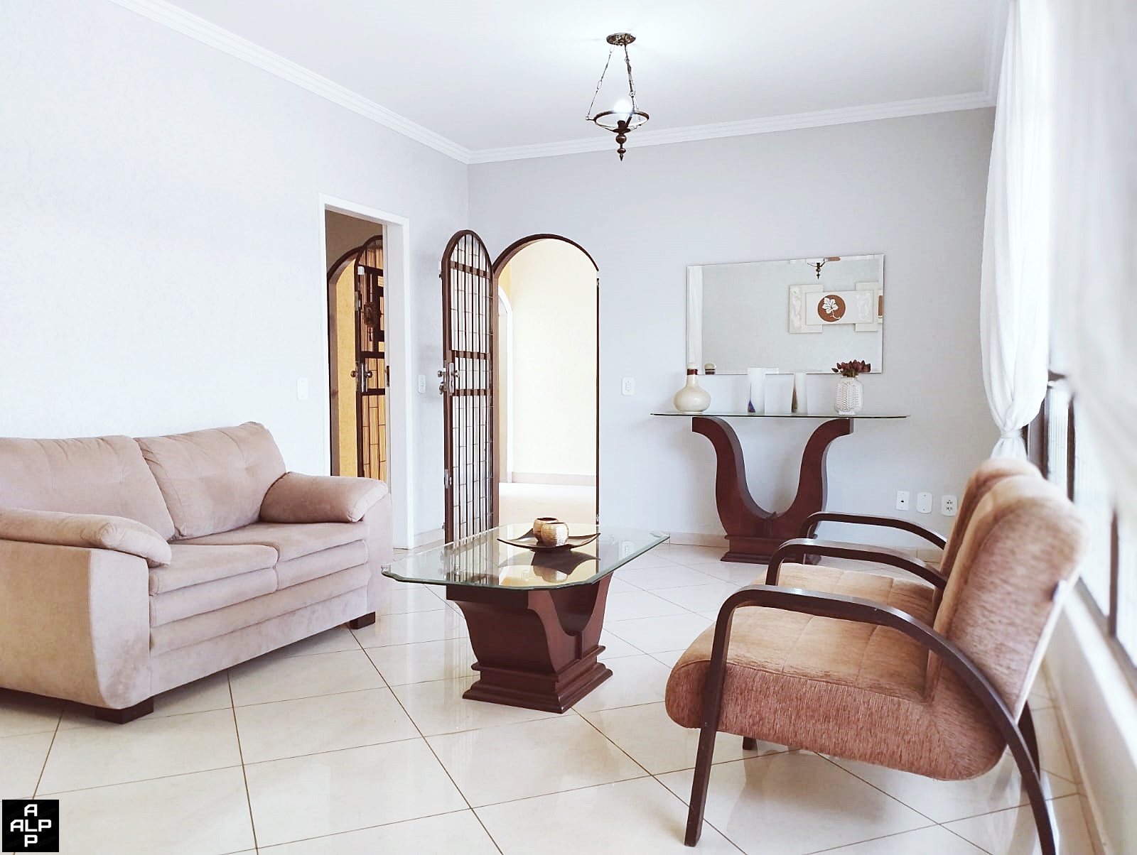 Imagem Casa com 5 Quartos à Venda, 210 m²em Taguatinga Norte (Taguatinga) - Brasília