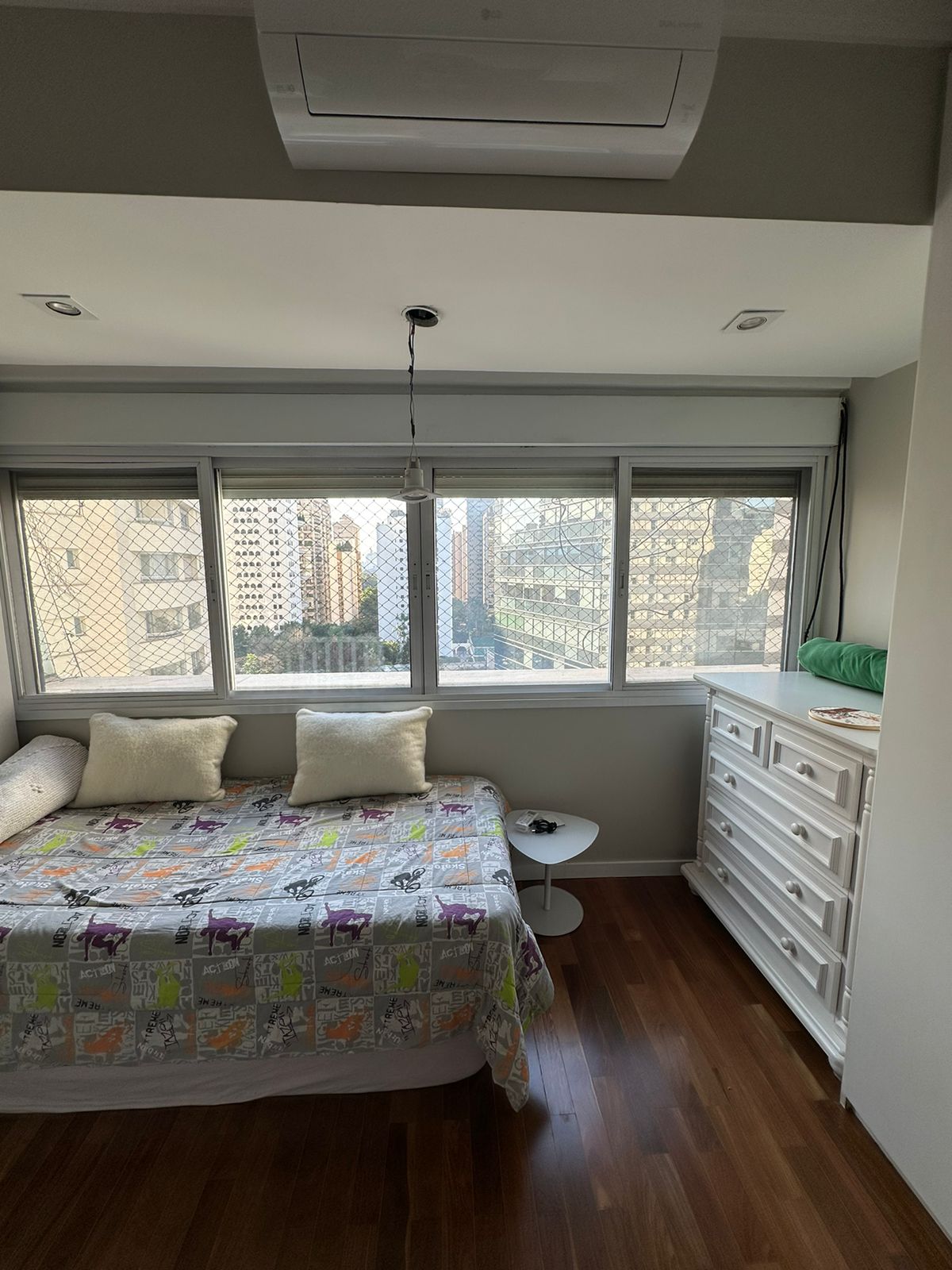 Imagem Apartamento com 2 Quartos à Venda, 130 m²em Itaim Bibi - São Paulo