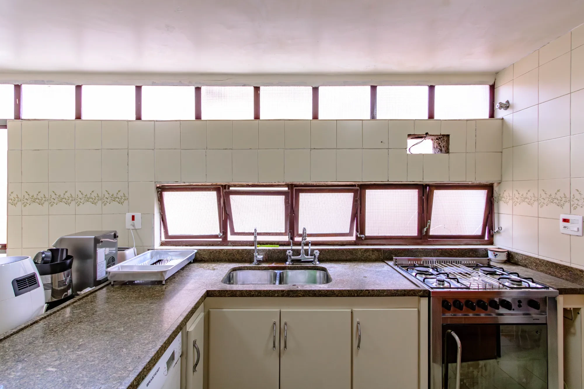 Imagem Sobrado com 4 Quartos para Alugar, 360 m² em Vila Gumercindo - São Paulo