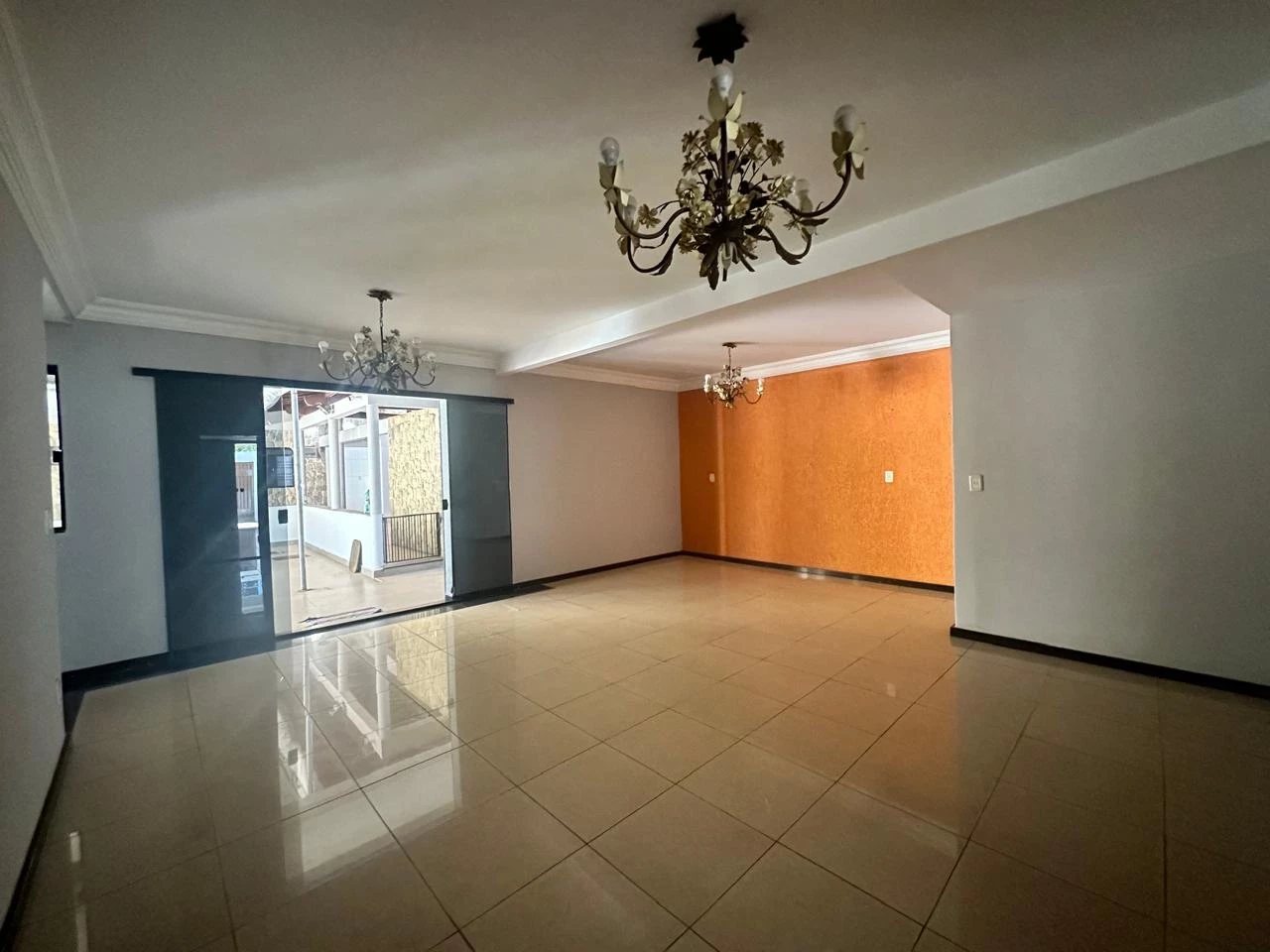 Imagem Sobrado com 6 Quartos à Venda, 411 m² em Setor Jaó - Goiânia Imagem Sobrado com 6 Quartos à Venda, 411 m² em Setor Jaó - Goiânia