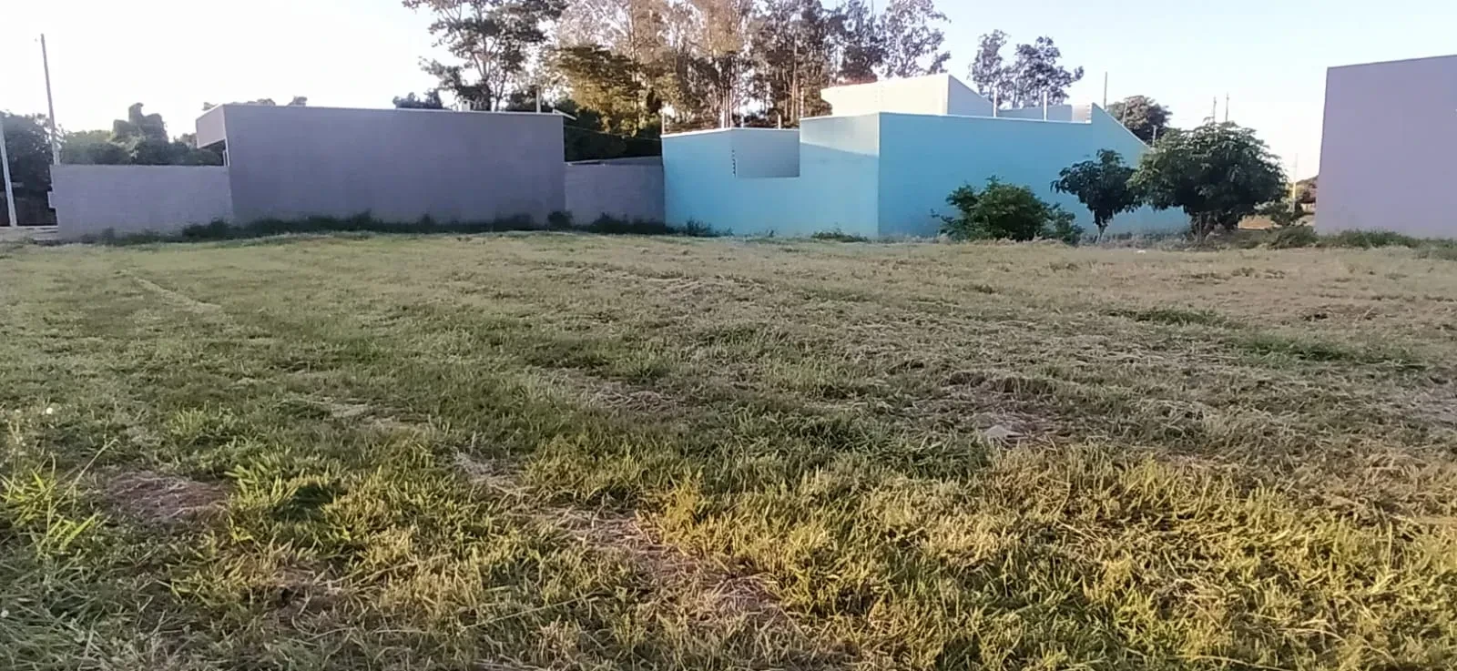 Terreno à Venda, 240 metros em Pitangueiras - Pitangueiras