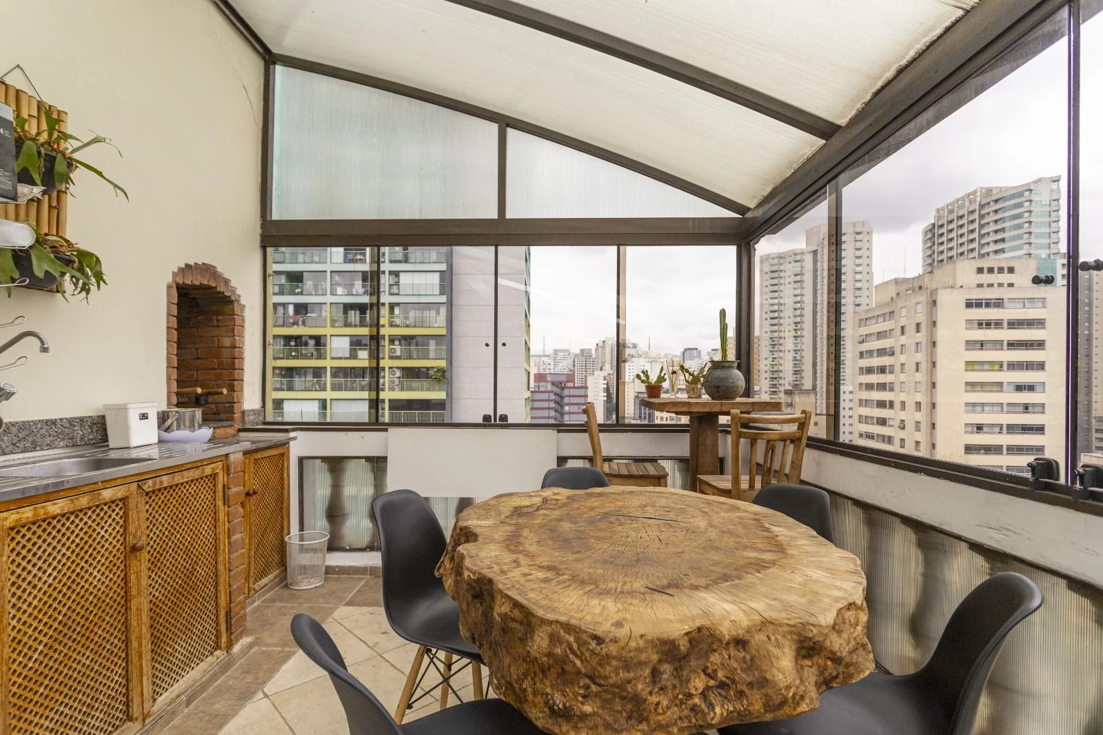 Foto do imóvel: Cobertura com 4 Quartos à Venda, 330 m² em Bela Vista - São Paulo