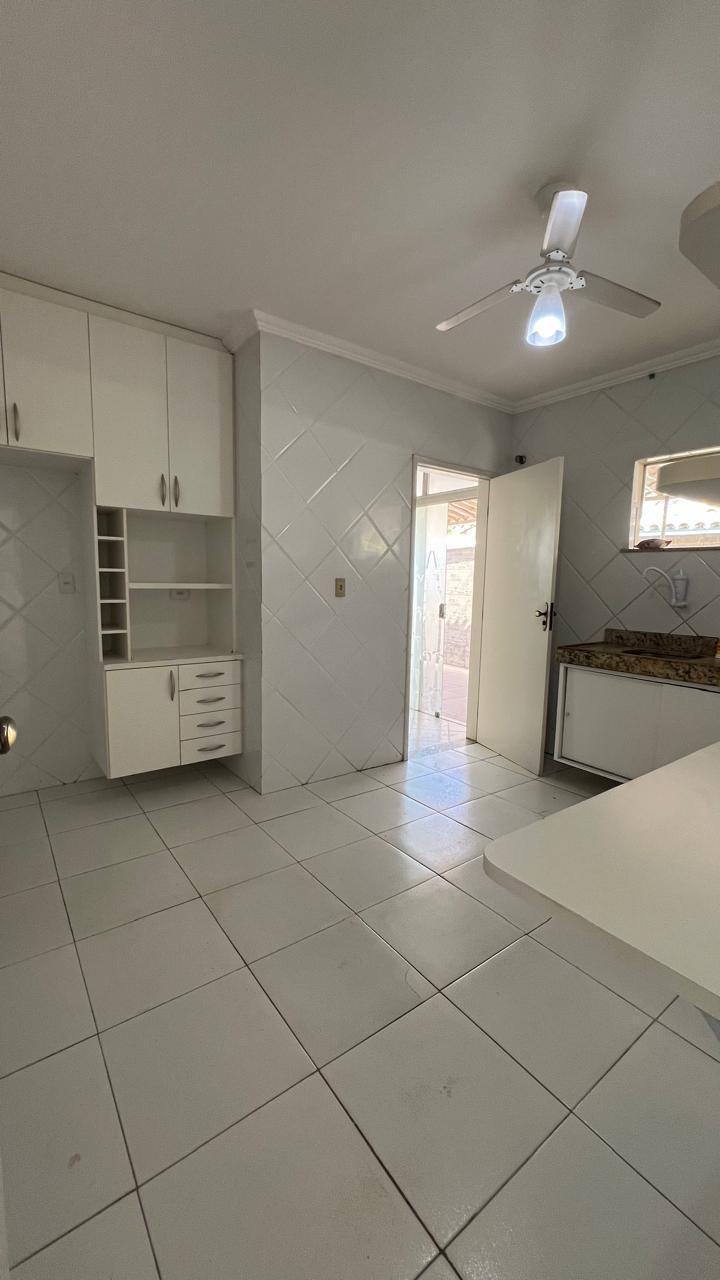 Imagem Casa com 3 Quartos para Alugar, 200 m²em Buraquinho - Lauro de Freitas