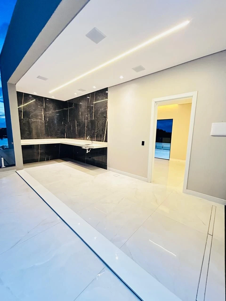 Foto do imóvel: Casa de Condomínio com 5 Quartos à Venda, 400 m² em Coaçu - Fortaleza