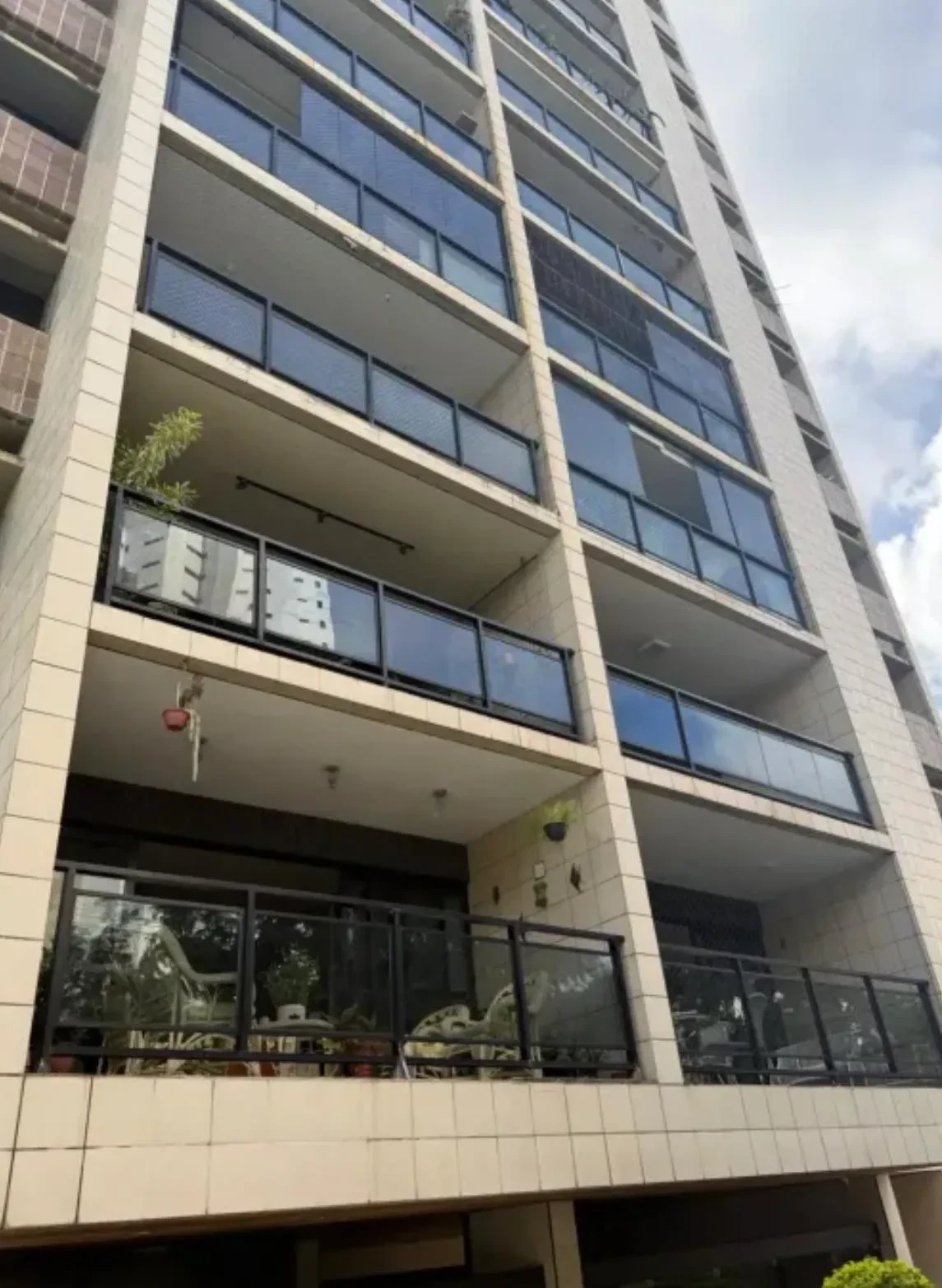 Imagem Apartamento com 4 Quartos à Venda, 176 metros em Parnamirim - Recife
