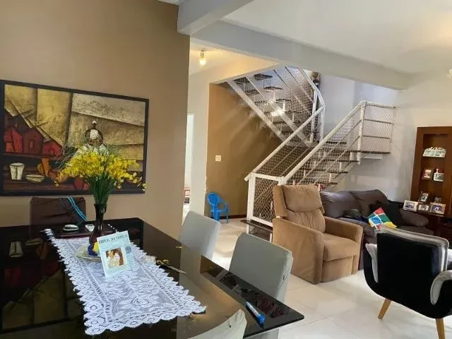 Imagem Casa com 4 Quartos à Venda, 360 m² em Itaipu - Niterói
