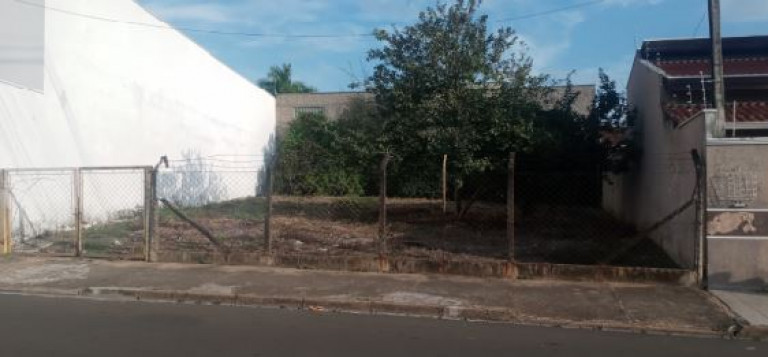 Terreno à Venda, 400 m² em Vila Santa Júlia - Mogi Guaçu