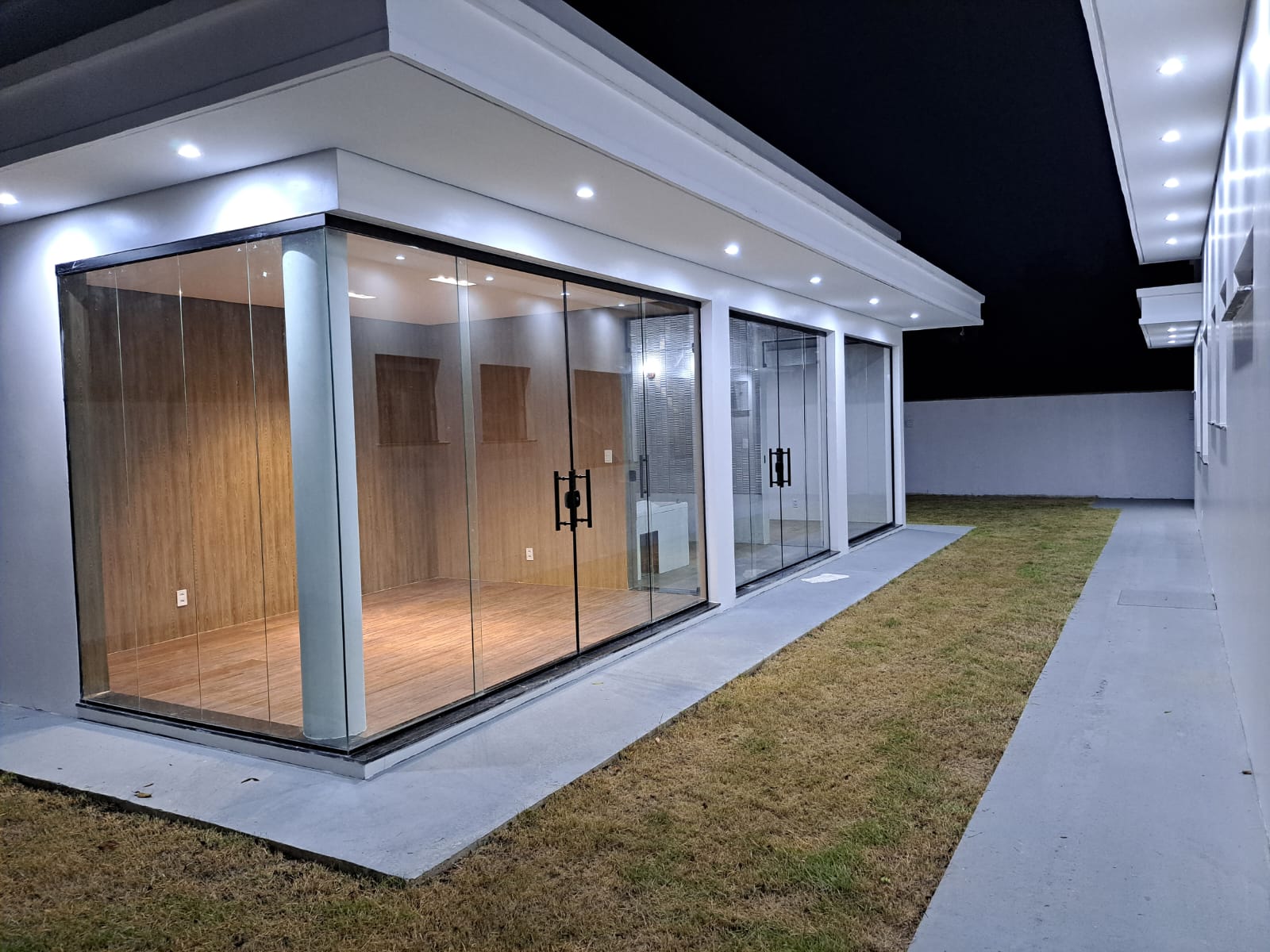 Imagem Casa de Condomínio com 3 Quartos à Venda, 290 m²em Ponta Negra - Manaus