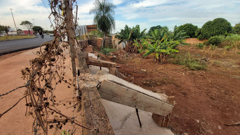 Imagem Terreno à Venda,  em Jardim Centenário - Campo Grande