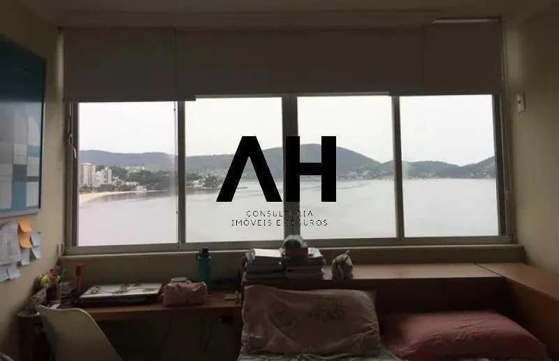 Imagem Apartamento com 4 Quartos à Venda, 166 m²em Icaraí - Niterói