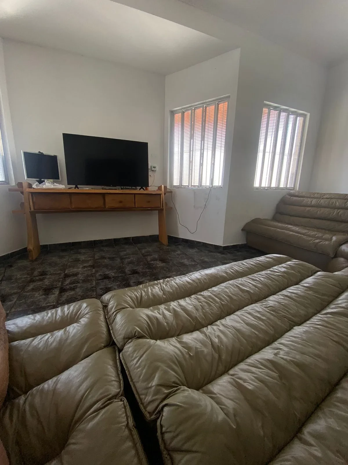Imagem Sobrado com 5 Quartos à Venda, 195 m² em Jardim Praia Grande - Mongaguá