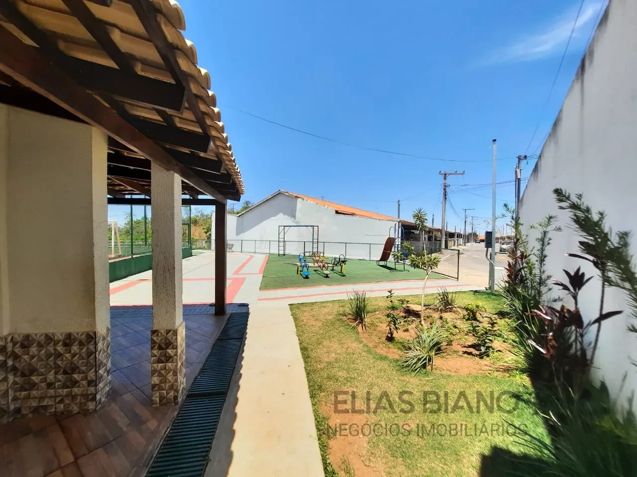 Imagem Casa de Condomínio com 3 Quartos à Venda, 122 m² em Residencial Florais do Planalto - Valparaíso de Goiás