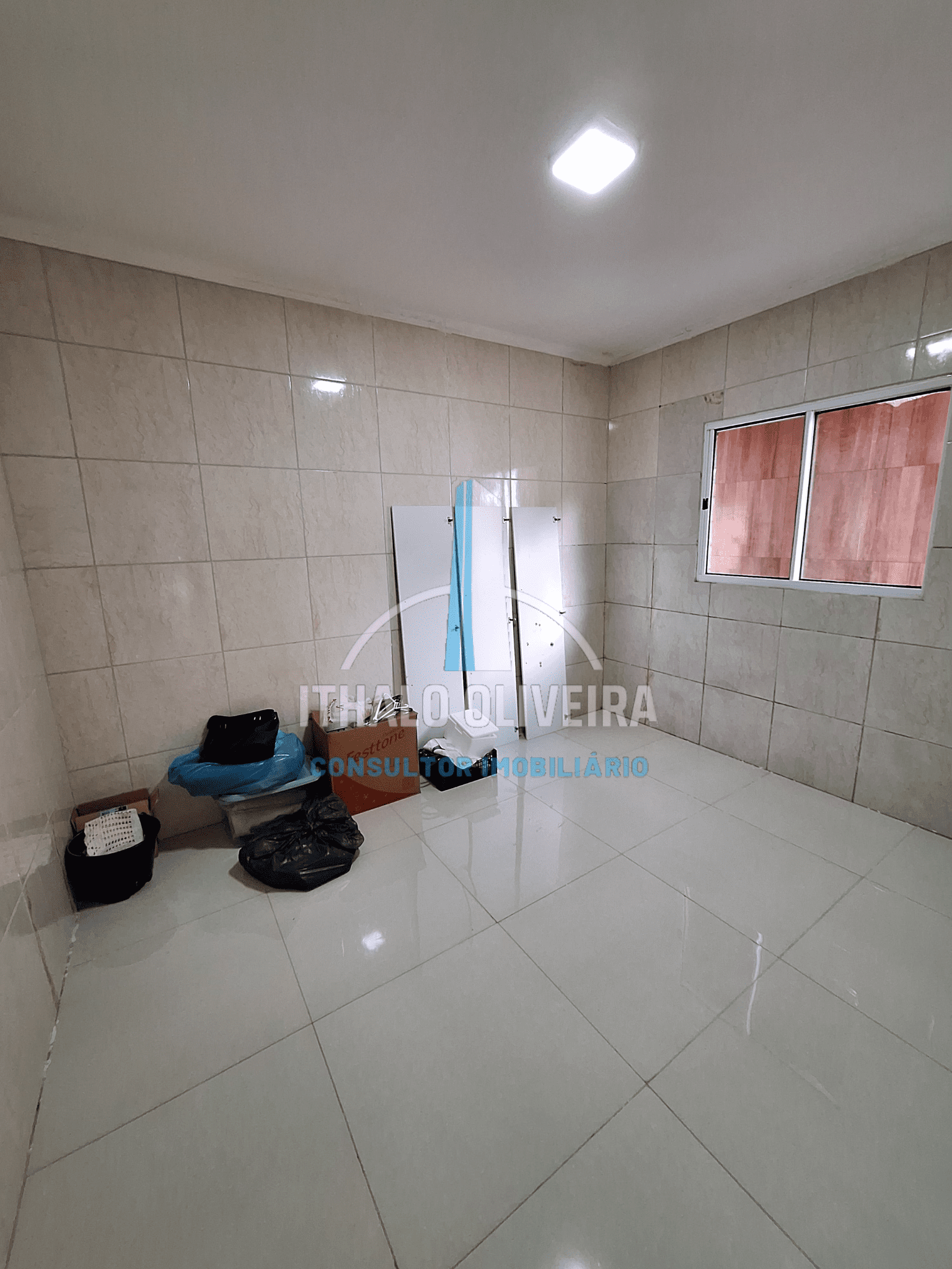 Imagem Casa com 3 Quartos à Venda, 360 m²em Santo Hilário - Goiânia