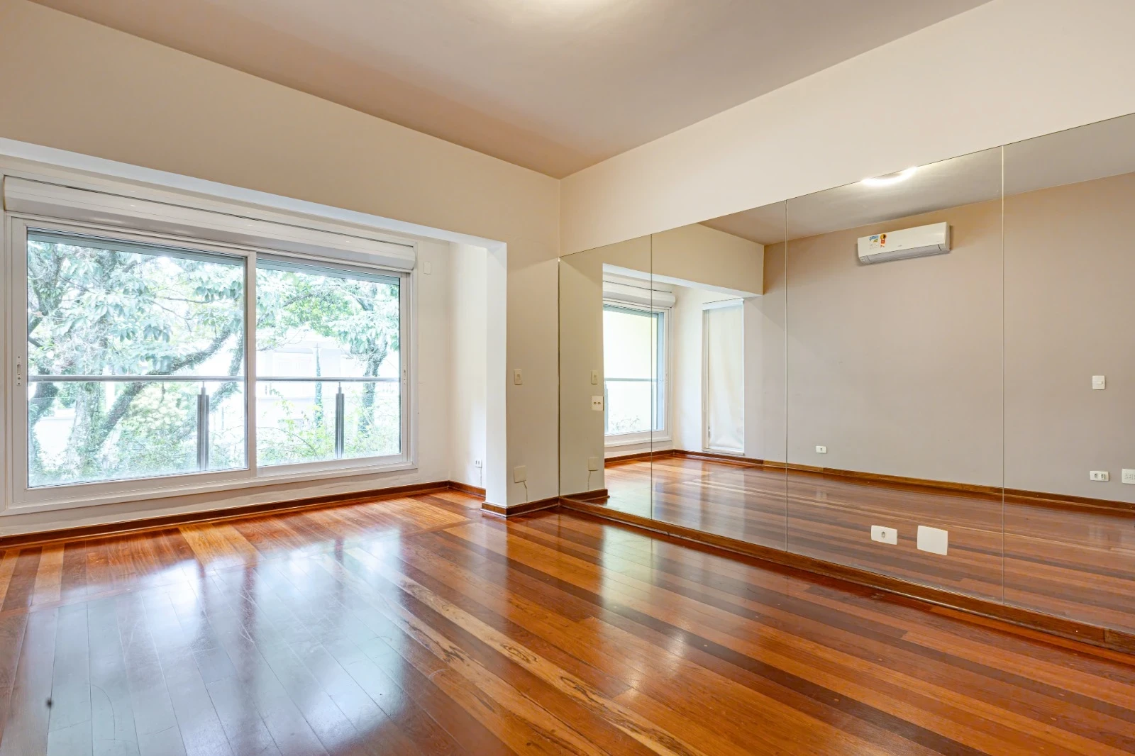 Imagem Casa de Condomínio com 4 Quartos à Venda, 754 m² em Jardim Leonor - São Paulo