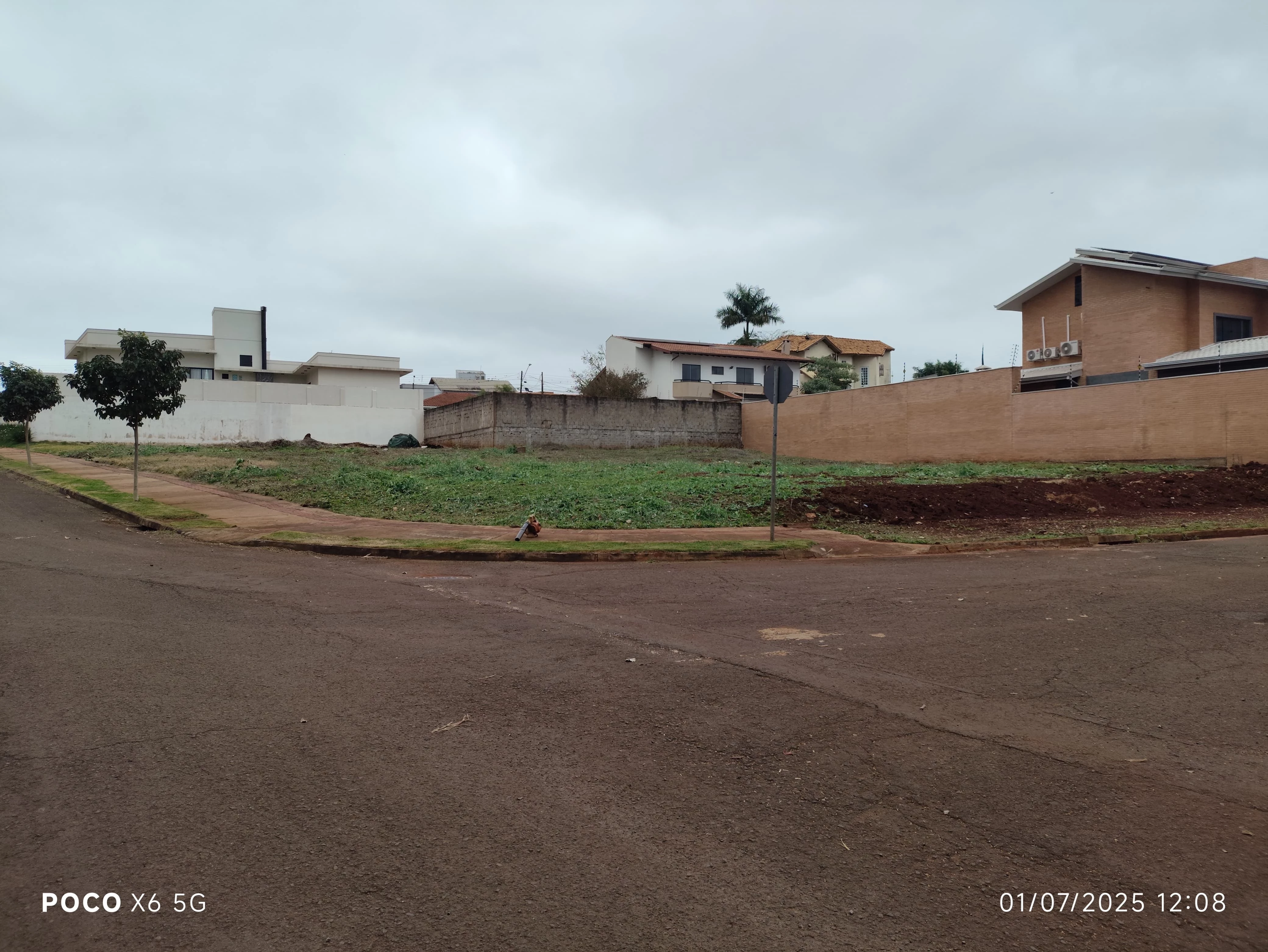Foto do imóvel: Terreno à Venda, 1091 m² em Parque Residencial Alcântara - Londrina
