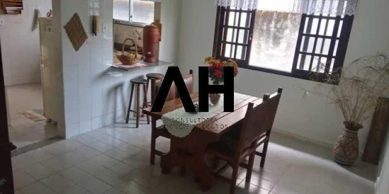 Imagem Casa com 5 Quartos para Alugar, 400 m²em Itaipu - Niterói