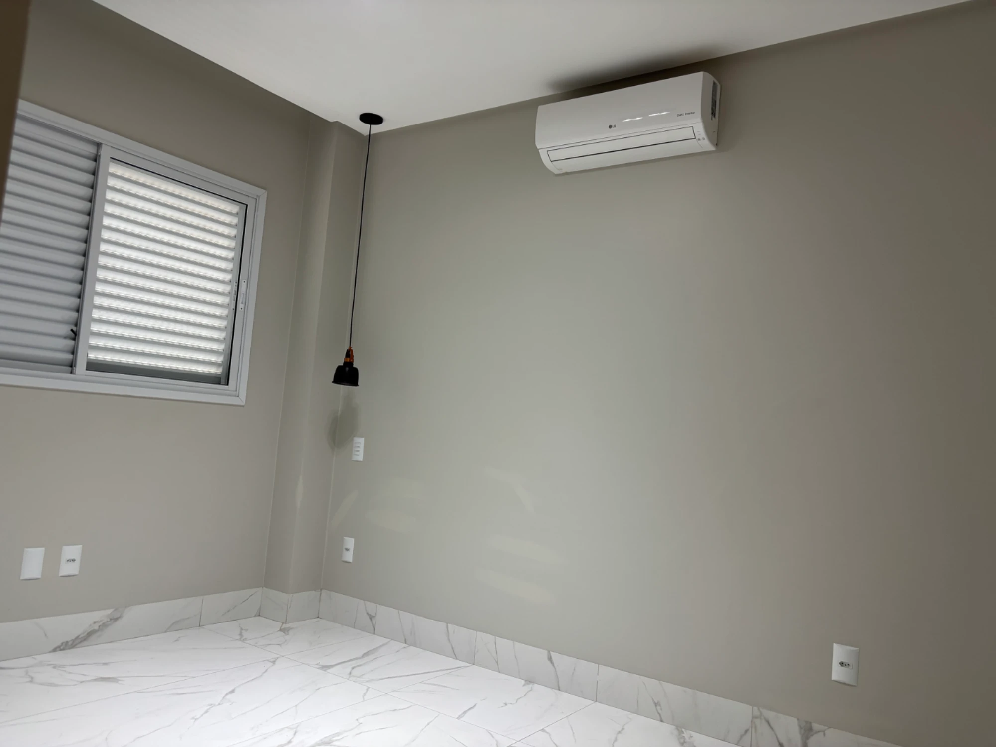 Imagem Casa de Condomínio com 3 Quartos à Venda, 170 m² em Jardim Vitória - Goiânia