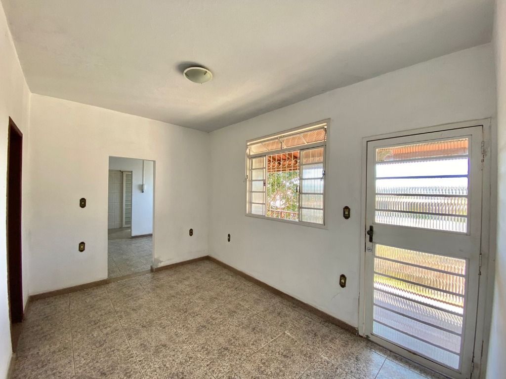 Foto do imóvel: Casa com 2 Quartos à Venda, 110 m² em Planalto - Belo Horizonte