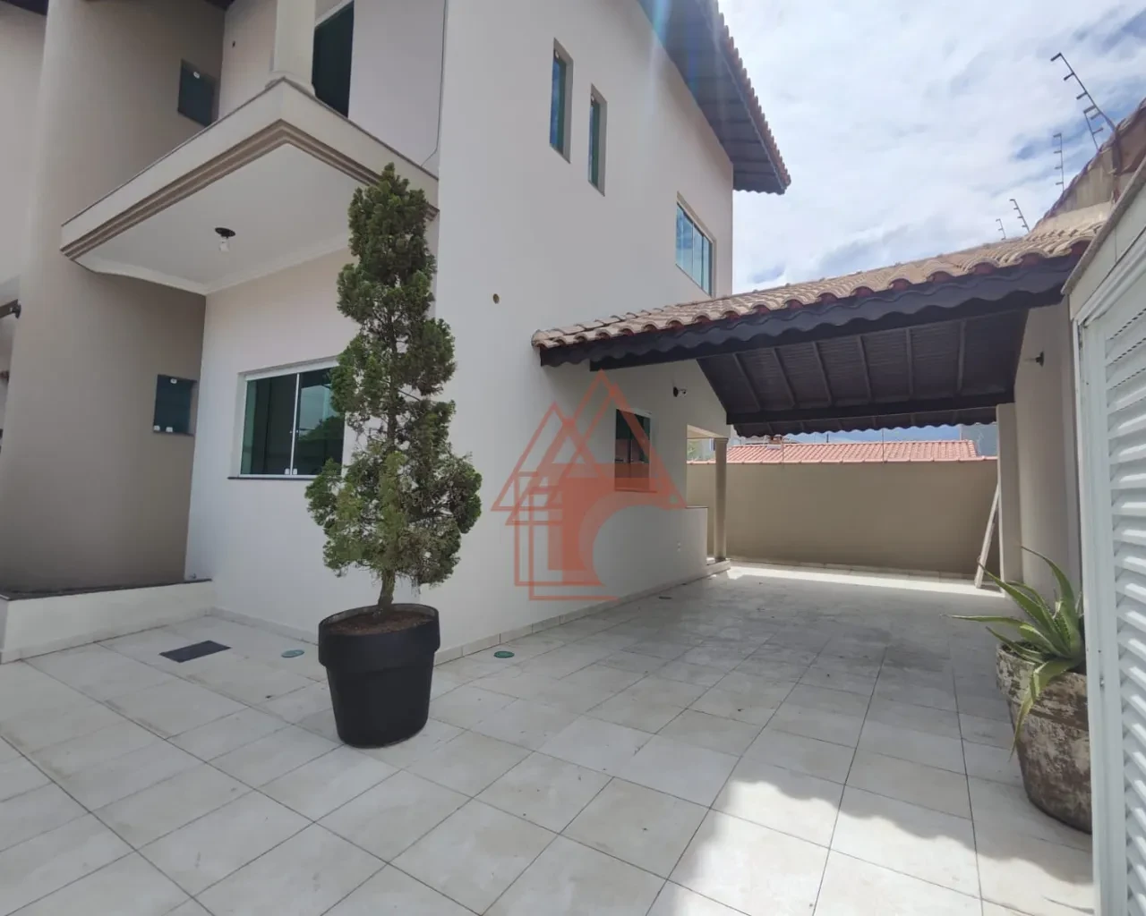 Sobrado com 3 Quartos à Venda, 247 m² em Parque São Luis - Cubatão