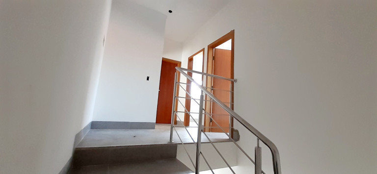 Imagem Sobrado com 3 Quartos à Venda,  em Setor Criméia Leste - Goiânia