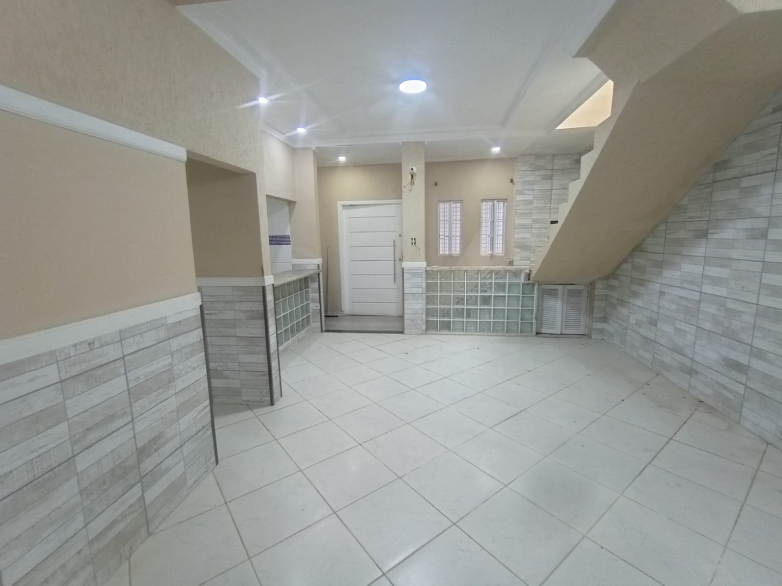 Foto do imóvel: Sobrado com 2 Quartos à Venda, 80 m²em Balneario Praia do Perequê - Guarujá