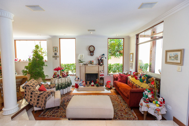 Imagem Sobrado com 5 Quartos à Venda,  em Jardim das Bandeiras - São Paulo