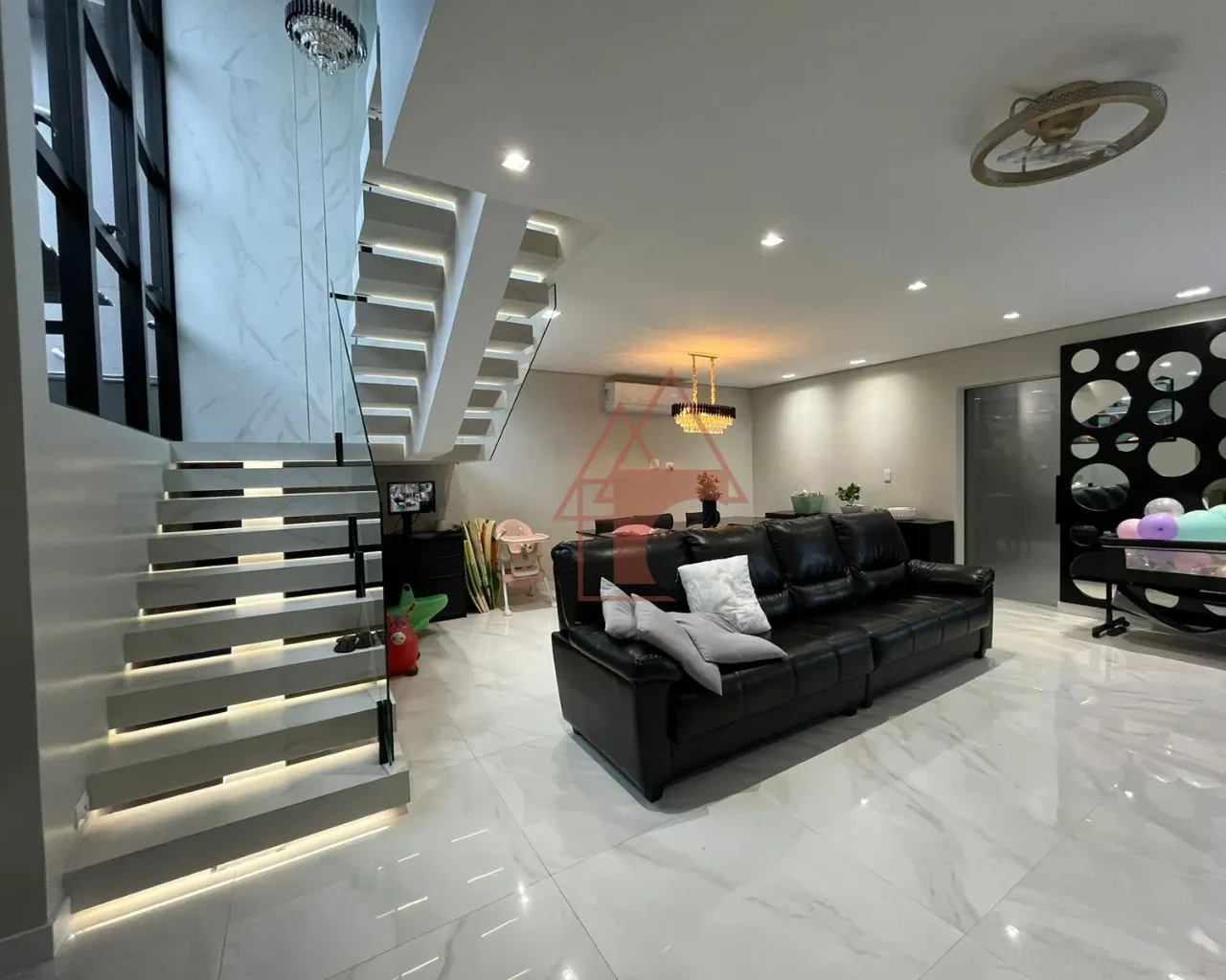 Imagem Sobrado com 5 Quartos à Venda, 271 m² em Jardim Casqueiro - Cubatão