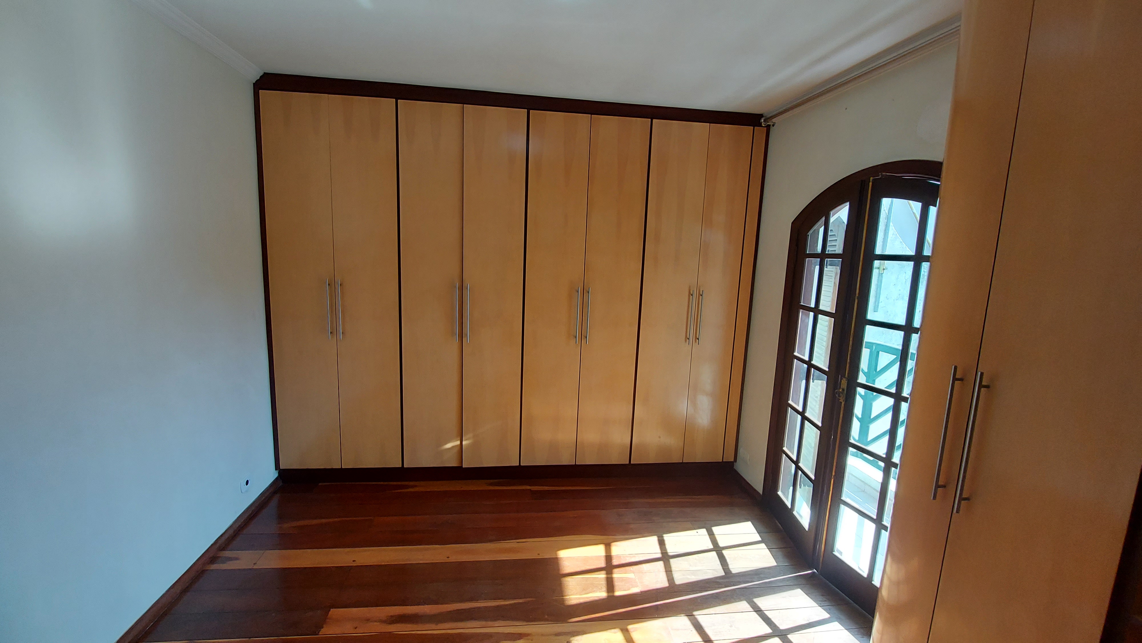 Imagem Sobrado com 4 Quartos à Venda, 193 m²em Vila Guarani (Z Sul) - São Paulo