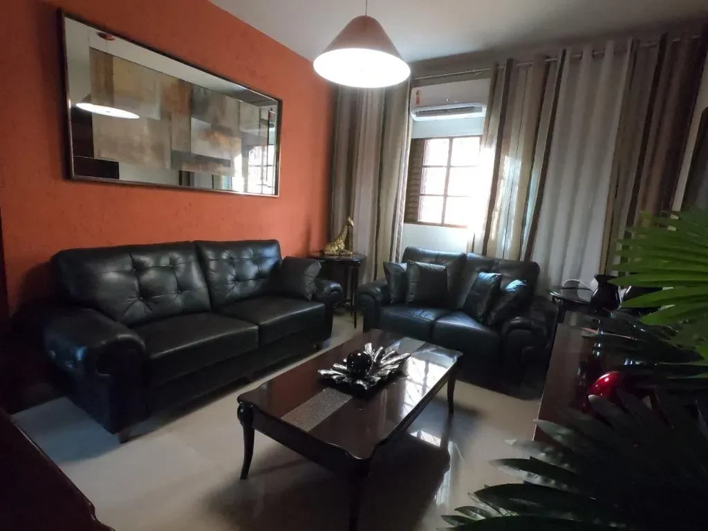 Imagem Casa com 2 Quartos à Venda, 100 m² em Planalto - Belo Horizonte